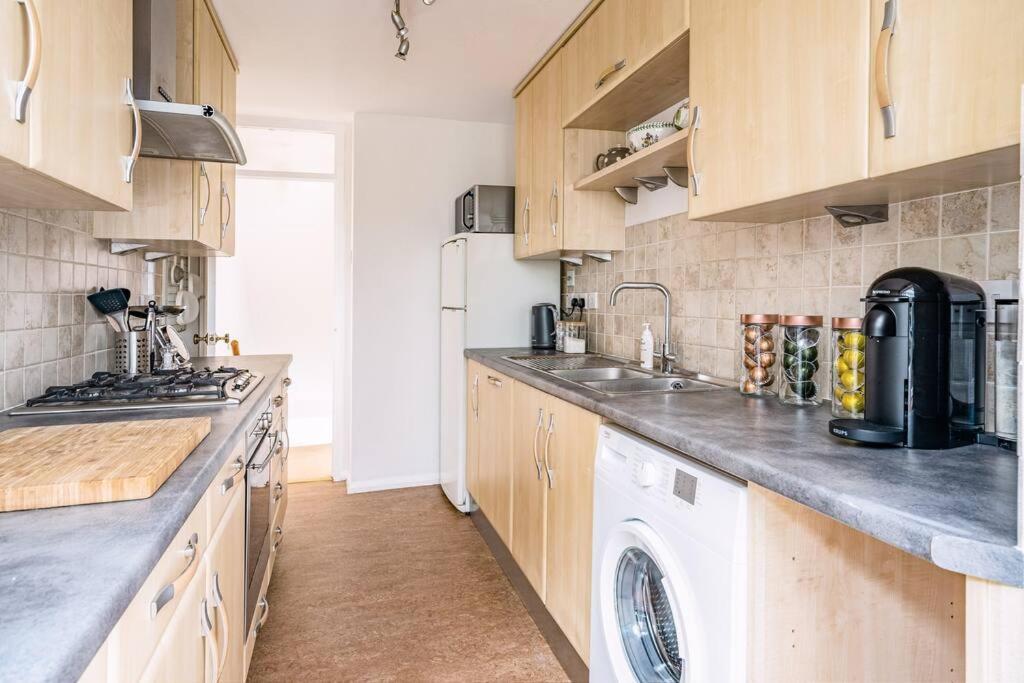 Stunning 4 Bedroom House In Central Bath Kültér fotó
